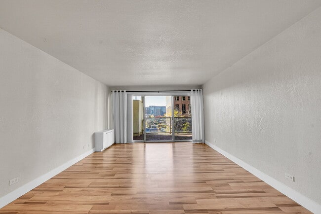 Building Photo - $1,950, 2-bed, 1-bath located in Denver wi...