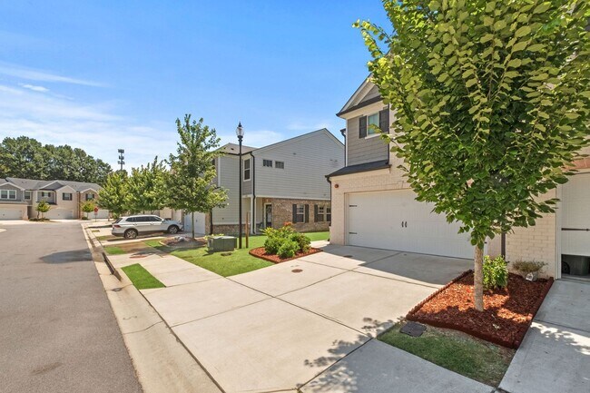 Building Photo - Gorgeous 3 BR/2.5 BA Townhome in Marietta-...