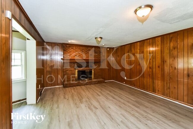 Building Photo - 6385 Kinston Park Dr