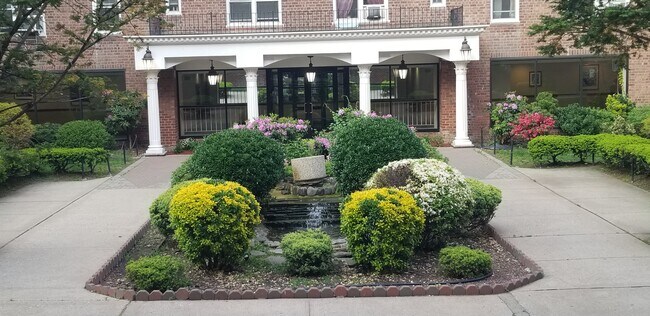 Foto del edificio - 10537 64th Ave