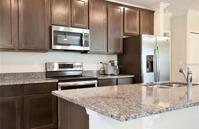 Foto del edificio - 492 Pinecrest Loop