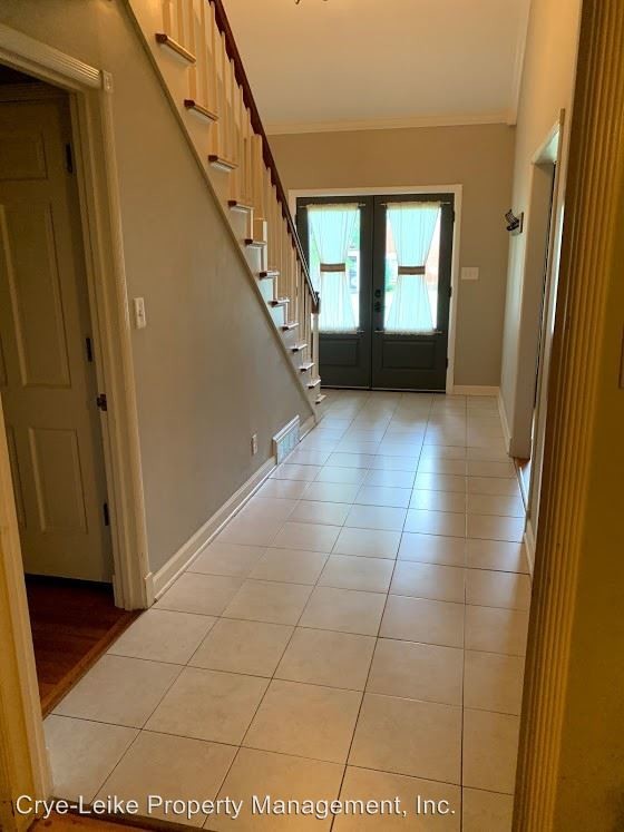 Building Photo - 4 br, 3.5 bath House - 867 Reddoch St.