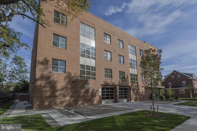 Foto del edificio - 905 N Jackson St