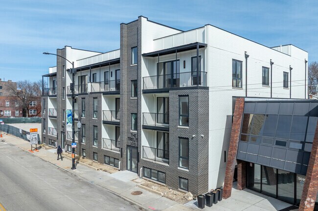 Alternar - The Trieuth at Lincoln Square