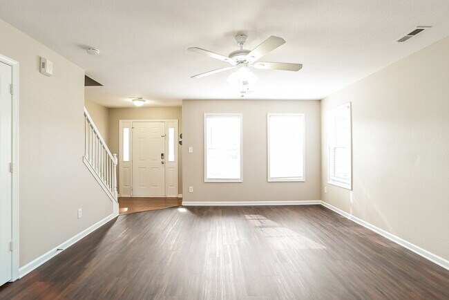 Foto del edificio - 9939 Orchard Grass Ct