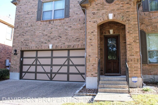 Building Photo - 3 br, 2.5 bath House - 2814 Dusseldorf