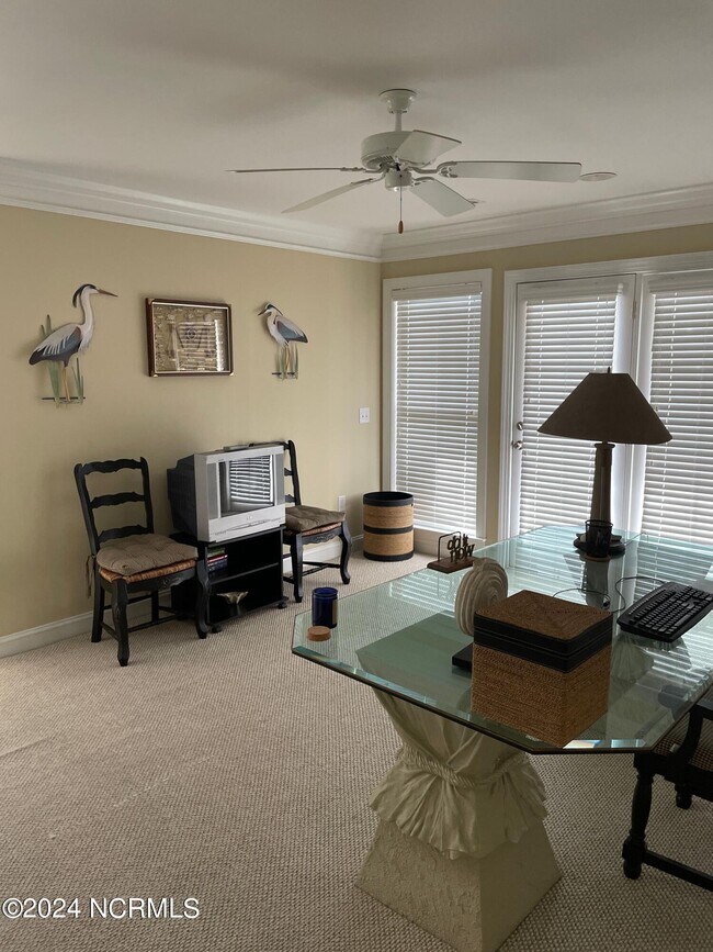 Foto del edificio - 489 River Bluff Dr