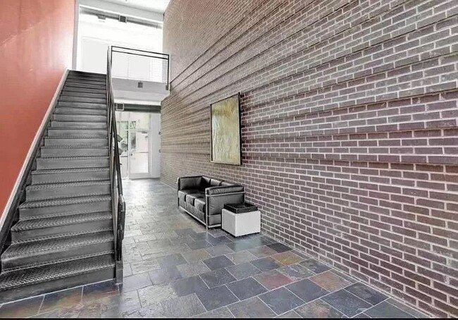 Foto del edificio - 2263 Young Ave