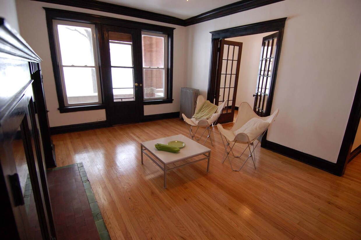 Foto principal - 658 E 51st St