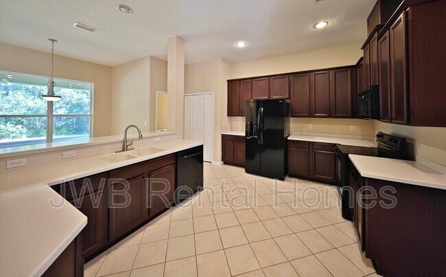 Foto del edificio - 5871 Brush Hollow Rd
