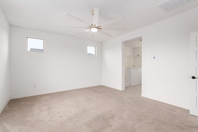 Master bedroom - 10223 W Piccadilly Rd