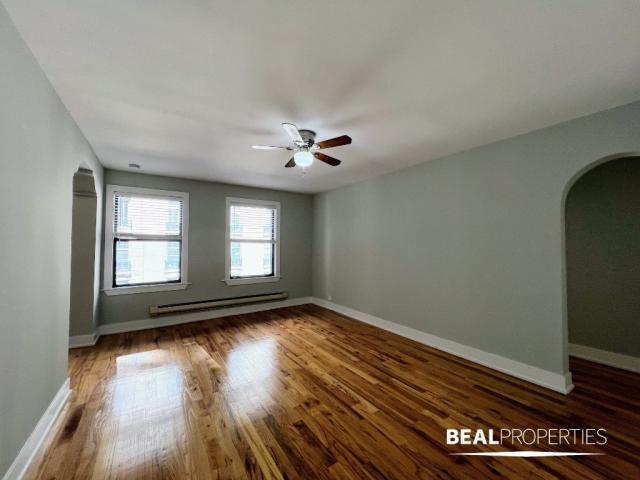 Building Photo - 2 bedroom in CHICAGO IL 60657