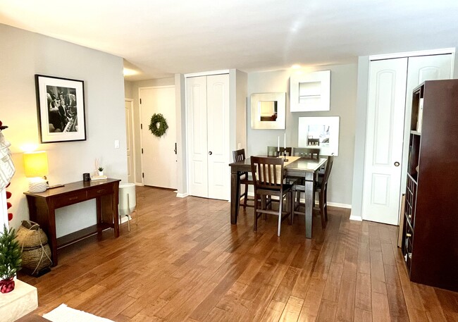 Dining Area - 809 S Bundy Dr