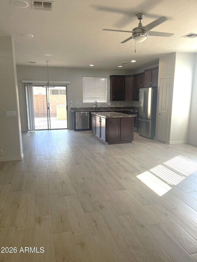 Foto del edificio - 3934 E Battala Ave