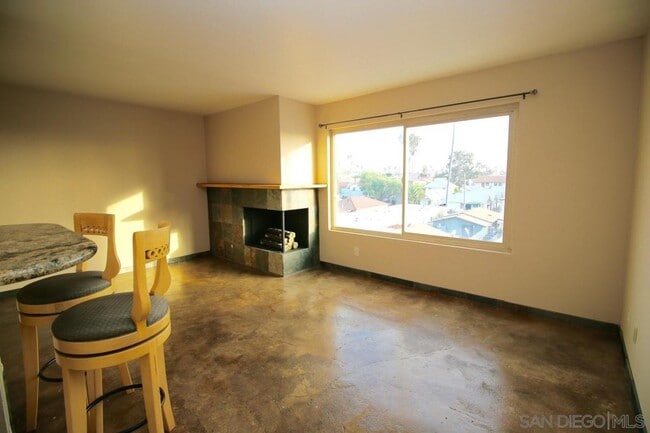 Building Photo - 5155 W Point Loma Blvd