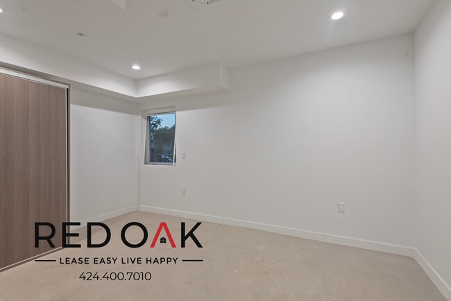 Foto del edificio - Stunning, Brand New Two Bedroom Walk-Up wi...
