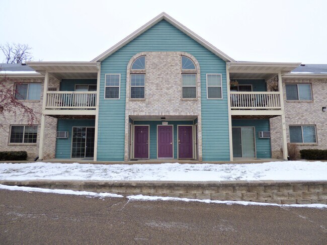 Foto del edificio - 1917 Deerhaven Ln NE