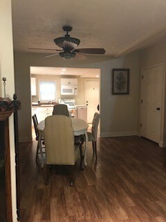 Foto del edificio - Beautiful Mt Washington 2 Bed Townhouse Available in June!