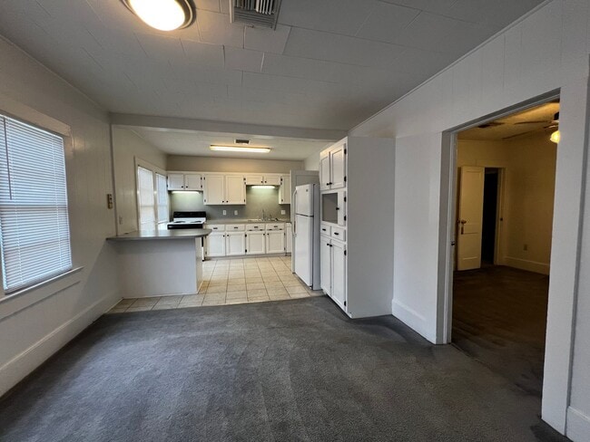 Building Photo - 211 St Michael Streett St