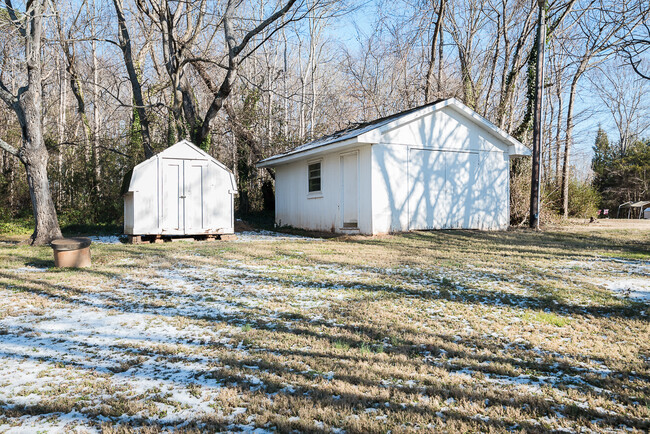 Foto del edificio - 3449 Danieley Water Wheel Rd