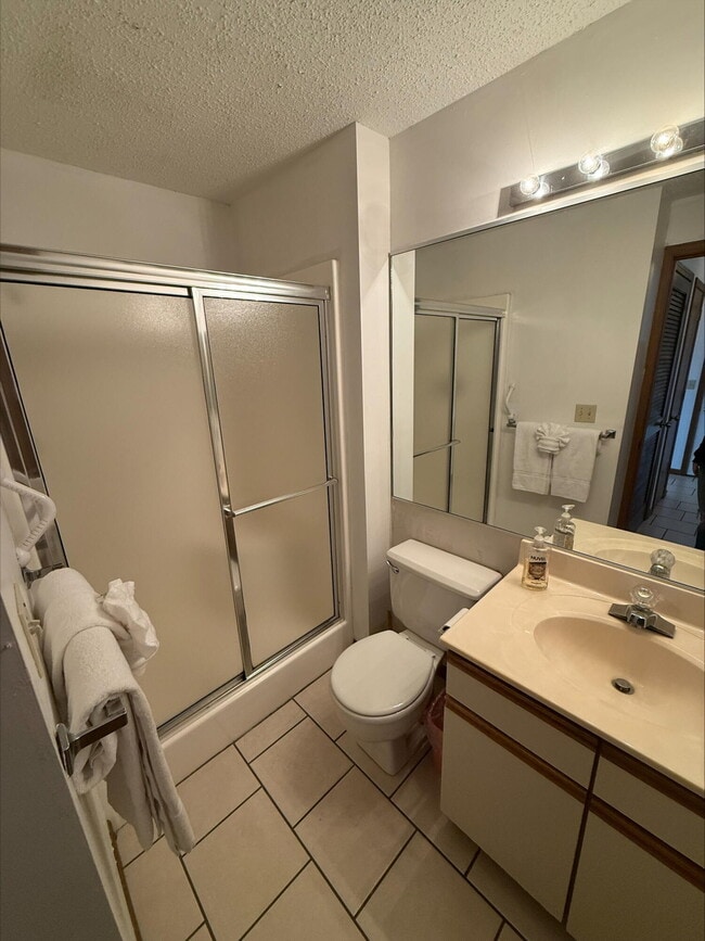 Building Photo - 3 Treehouse Ln