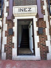 Building Photo - 2206 E 7th St