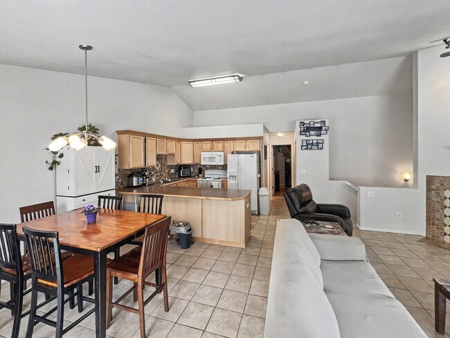 Foto del edificio - 5702 Sapphire Loop