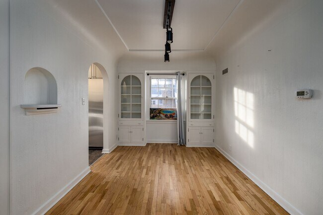 Building Photo - 4-Bedroom, 2-Bath Home in Upper Midtown