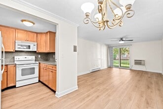 Building Photo - 79 Fountain Ln Building Photo - 79 Fountain Ln