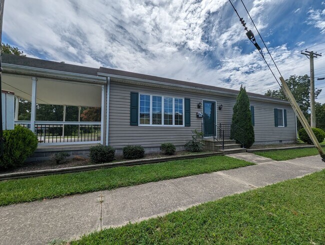 Building Photo - Charming 2-Bedroom Home Available for Rent!
