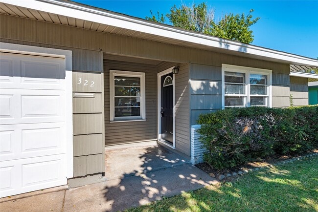 Building Photo - 322 24th Ave N