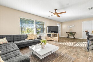 Building Photo - 9444 Laura Anne Dr