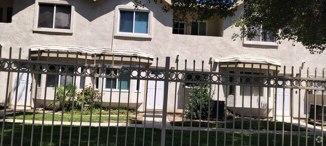 Building Photo - 1425 S White Ave