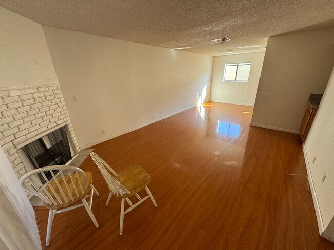 Foto del edificio - 106 N Chapel Ave