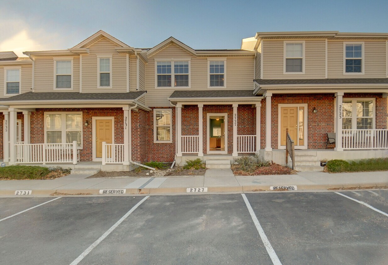 2727 Scotchbroom Point, Colorado Springs, CO 80910 Townhome Rentals