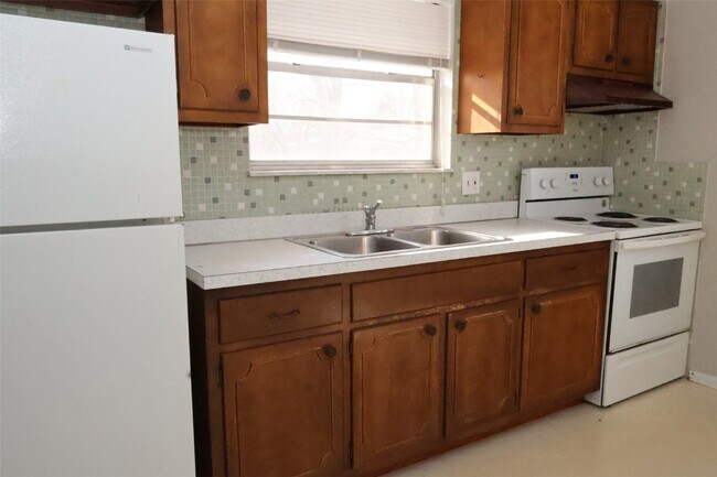 Foto del edificio - 835 Cole Blvd