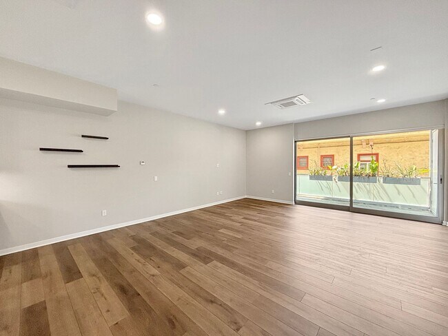 Foto del edificio - Beautiful & Spacious 3BD/4BA Home in Banke...