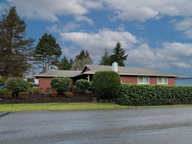 Building Photo - CHARMING RAMBLER ON CORNER LOT