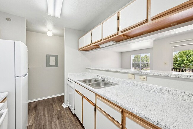 Building Photo - Valley Trails Apartments