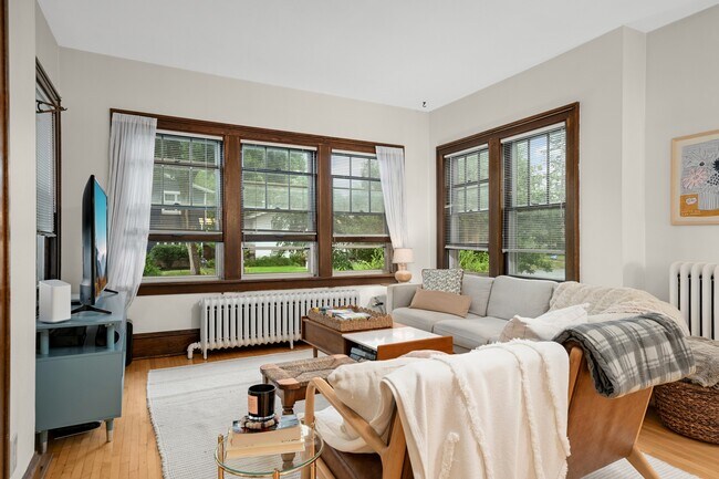 Foto del edificio - 4702 Pillsbury Ave S