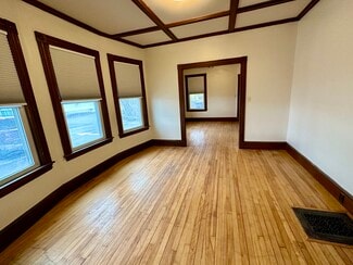 Building Photo - 40 Silver St