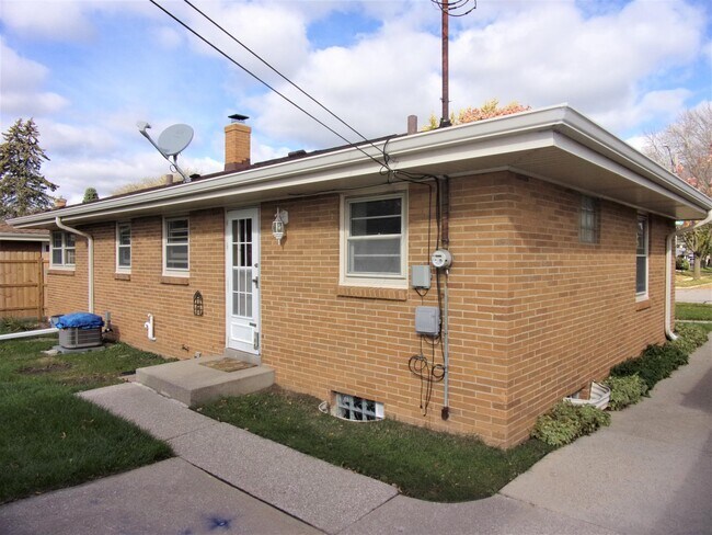 Foto del edificio - 1031 Carlton Dr