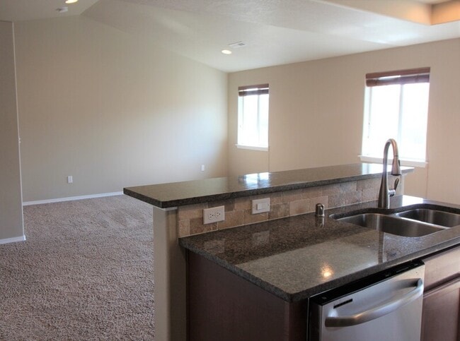 Building Photo - 2641 Torrey Pines Way