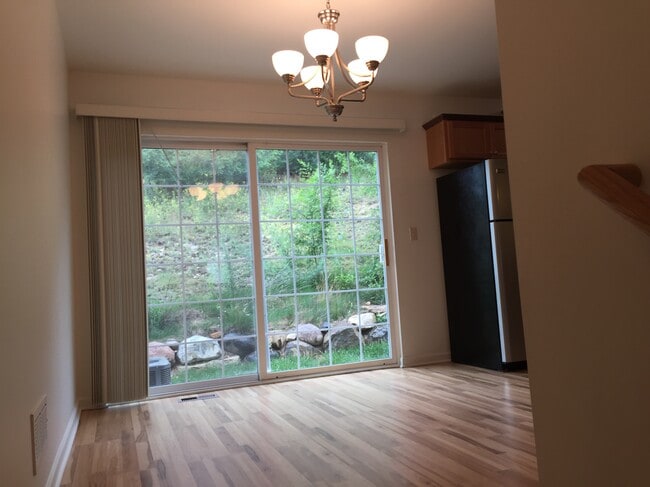 Building Photo - 1115 Ridge Creek Cir