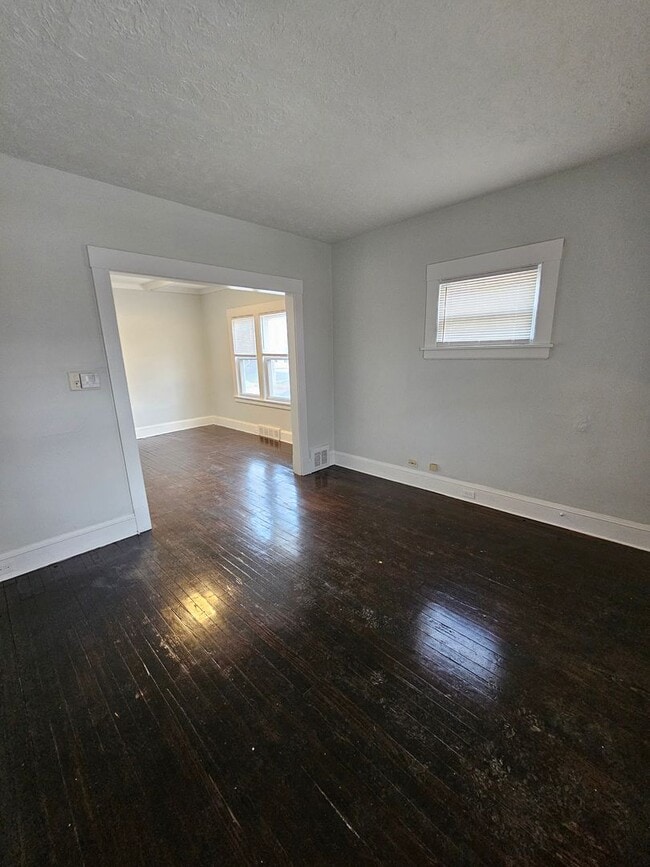 Building Photo - Wakefield7010-7014