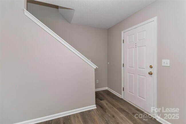 Foto del edificio - 109 Pleasant Grove Ln