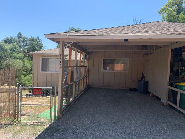 Building Photo - 4258 Howard Cir