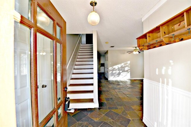 Foto del edificio - 511 Cripple Creek Rd