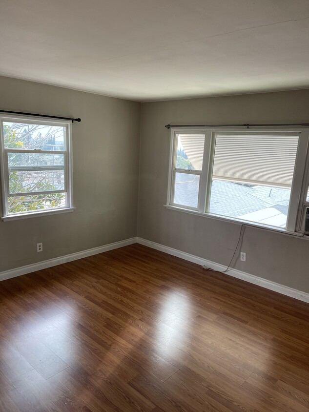 Living room - 12475 Bryant St