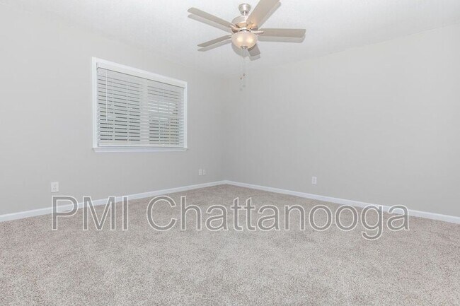 Foto del edificio - 331 Cloud Spring Rd